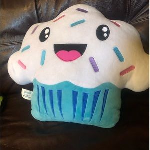 Scented Pillow Plush Cupcake Scentco Smillows 16" inch LARGE, Toy.

No stains